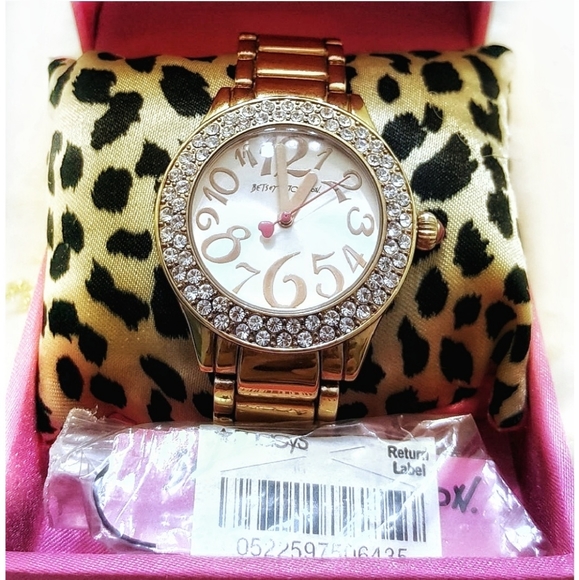 Betsey Johnson Accessories - 5hr Sale🔥Betsey Johnson Rose Gold Watch